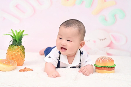 阜阳宝宝在妈妈肚子里